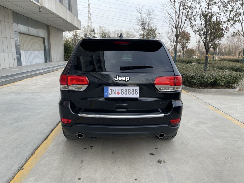 济宁16年Jeep大切诺基9