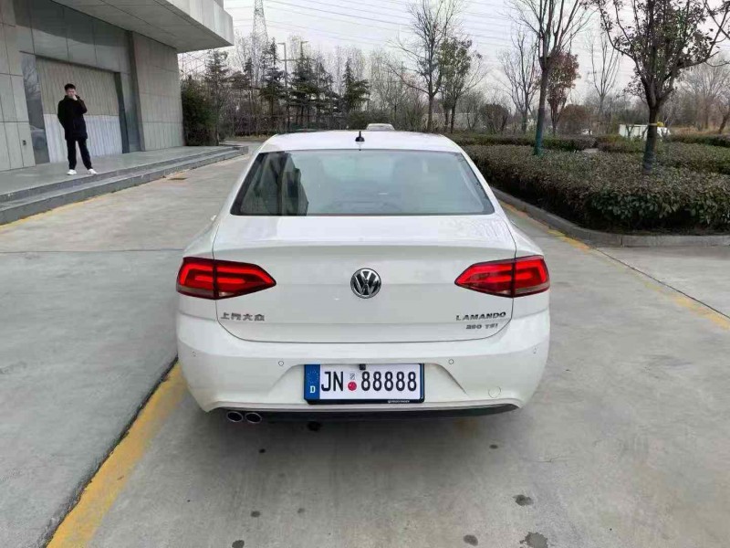 济宁17年大众凌渡9