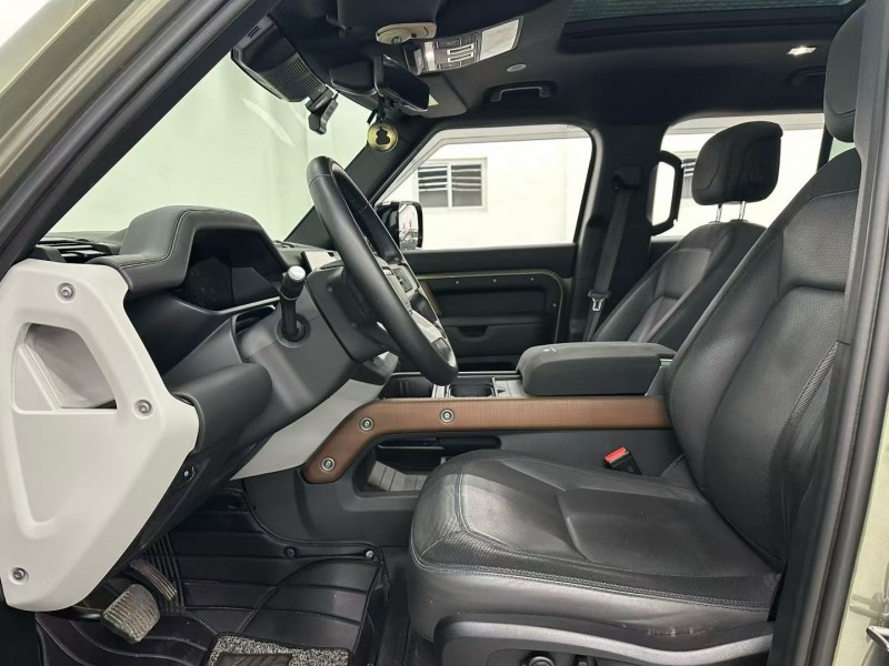 唐山23年路虎卫士4