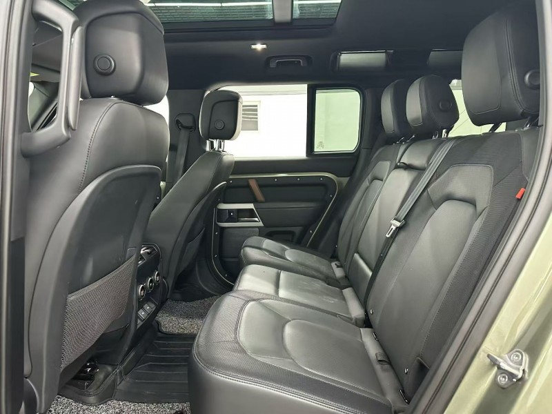 唐山23年路虎卫士6