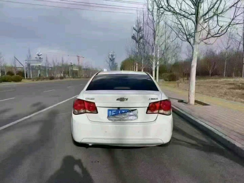 廊坊12年雪佛兰科鲁兹9