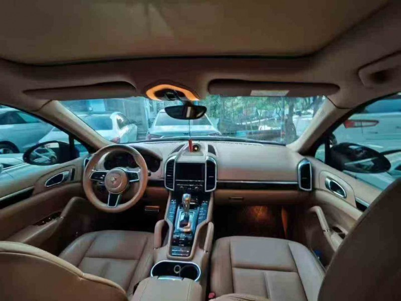 佛山15年保时捷卡宴6