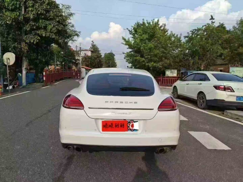 珠海11年保时捷帕拉梅拉9