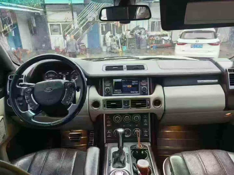 张家界13年路虎揽胜4