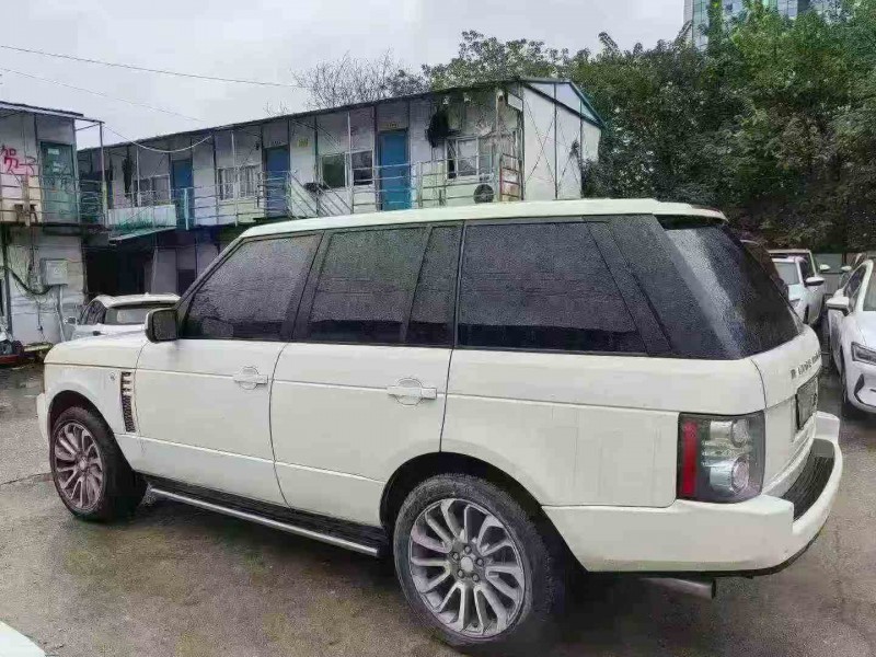 张家界13年路虎揽胜8