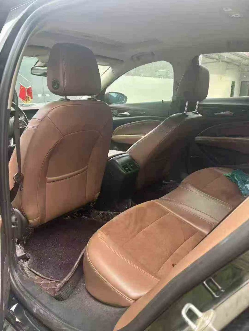 蚌埠21年别克君威5