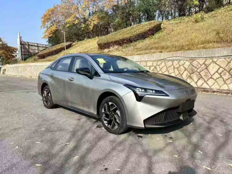 嘉兴25年传祺埃安S2