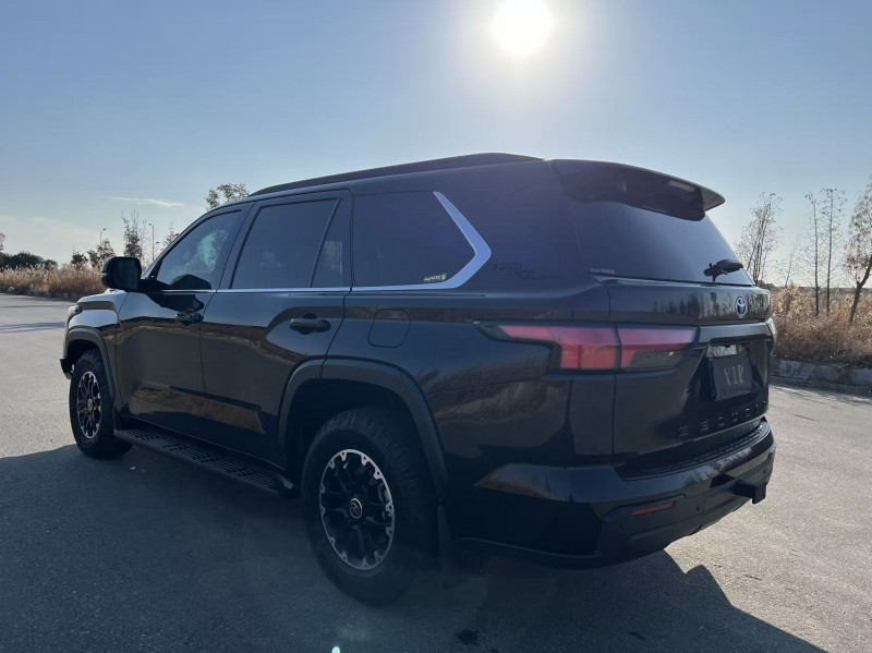 盐城25年丰田红杉8