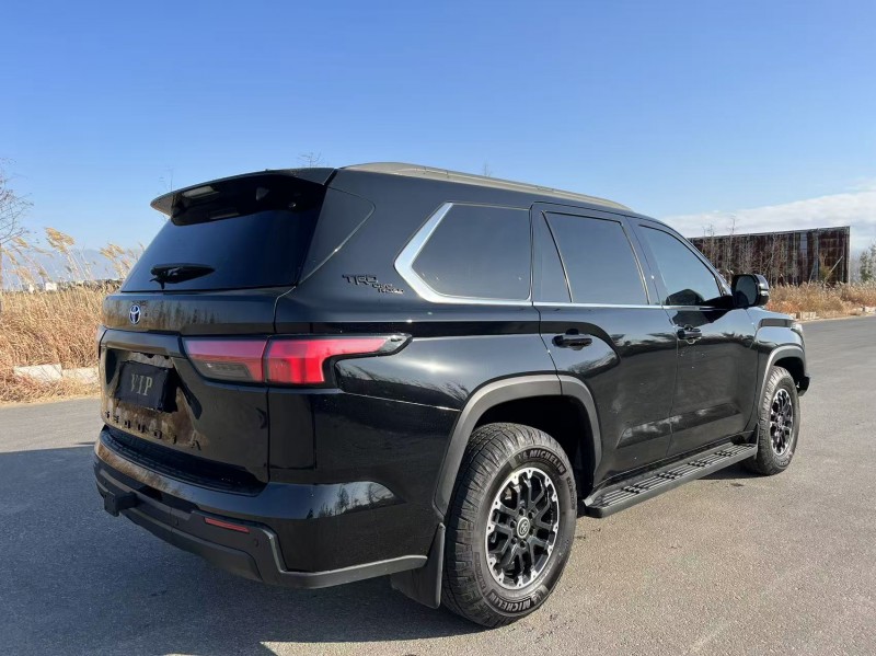 盐城25年丰田红杉9