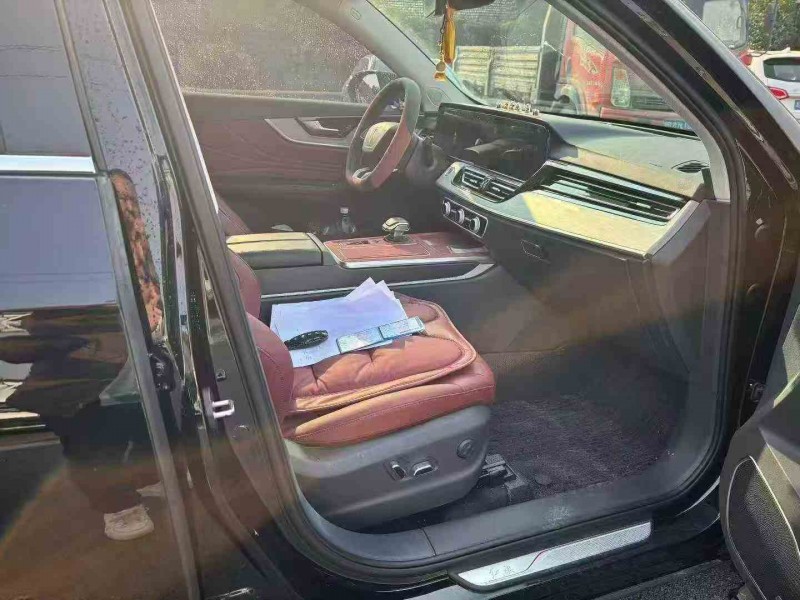 宁波25年红旗HS56