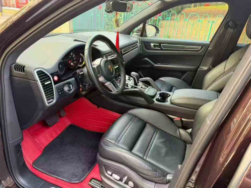 三明18年保时捷卡宴5