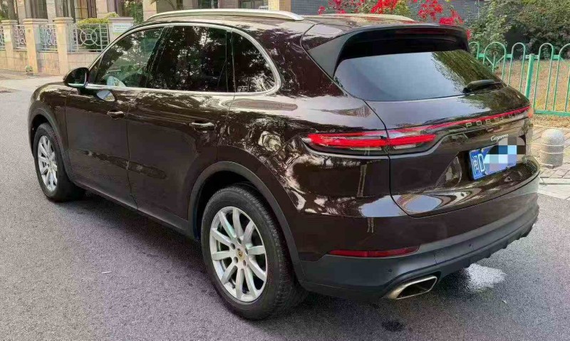 三明18年保时捷卡宴7