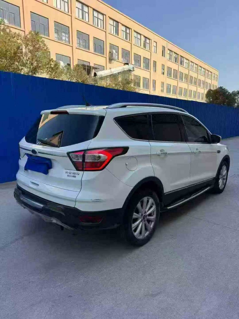 金华17年福特翼虎8