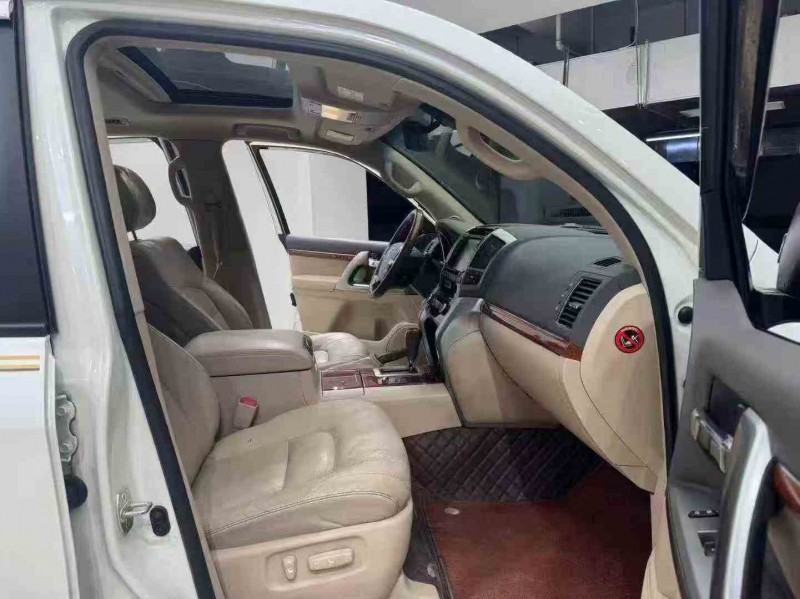 广元16年丰田兰德酷路泽3