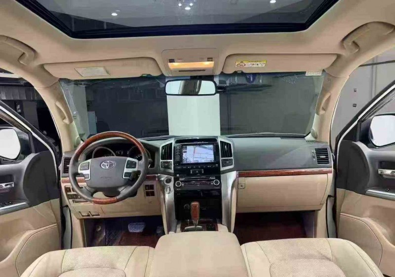 广元16年丰田兰德酷路泽4