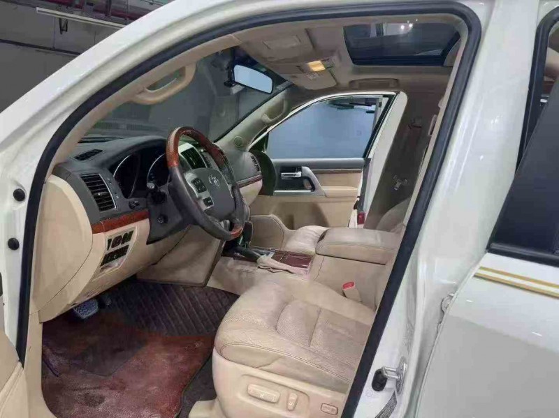 广元16年丰田兰德酷路泽6