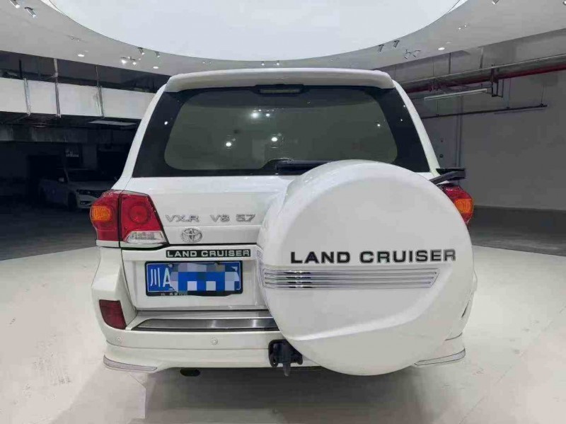 广元16年丰田兰德酷路泽9