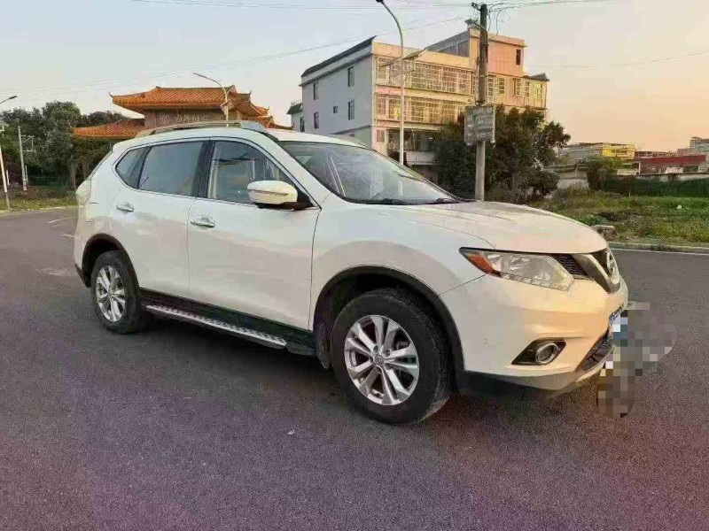 深圳17年日产奇骏2