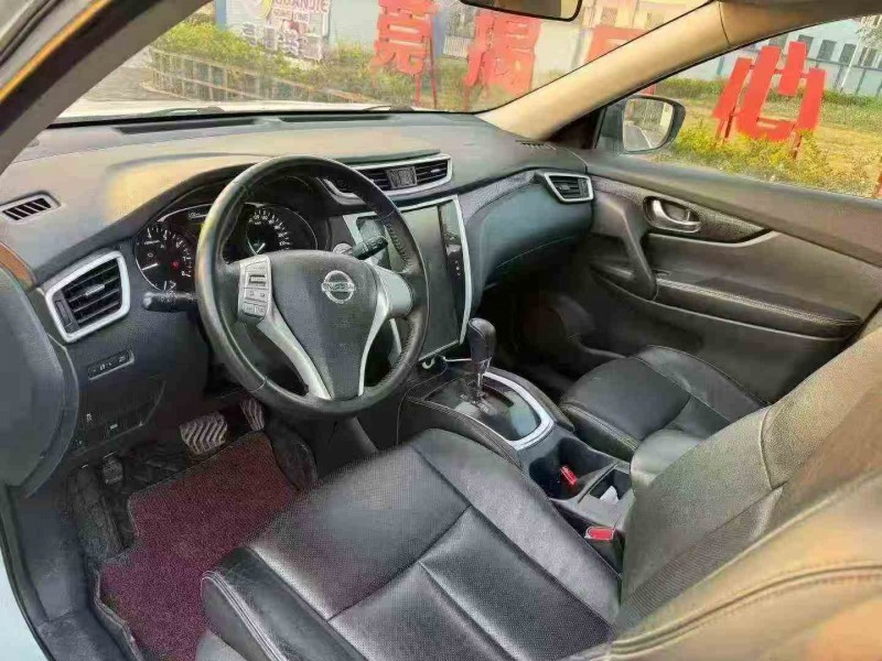 深圳17年日产奇骏4