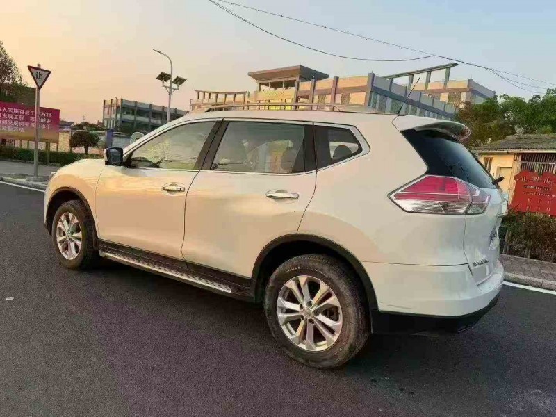 深圳17年日产奇骏7