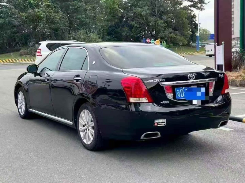 佛山12年丰田皇冠8