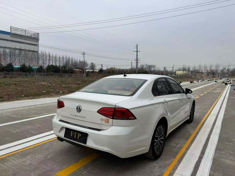 菏泽18年大众凌渡7