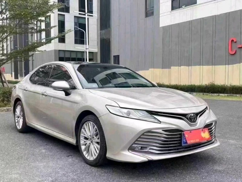 广州21年丰田凯美瑞2