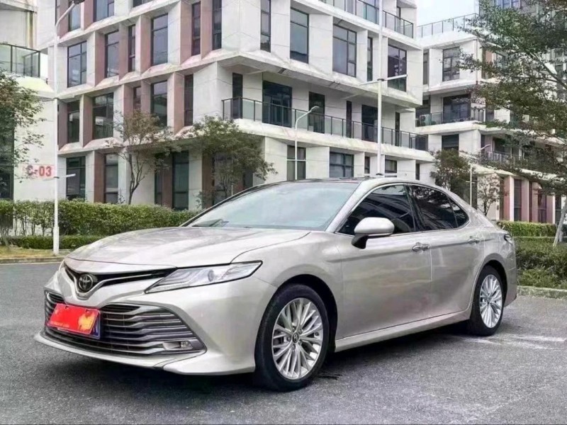 广州21年丰田凯美瑞3