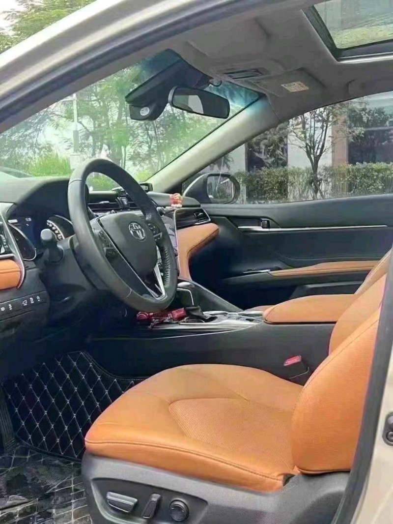 广州21年丰田凯美瑞5