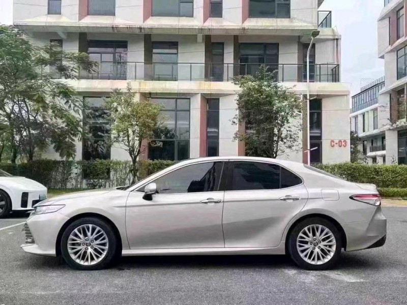 广州21年丰田凯美瑞6