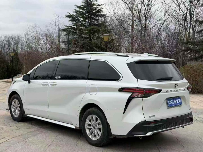 枣庄24年丰田塞纳5