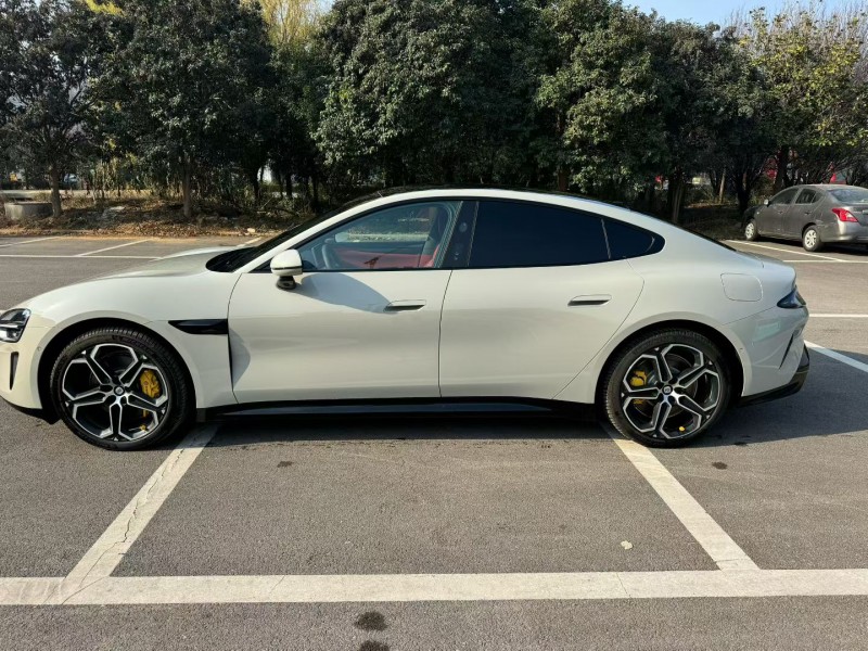 济宁24年小米SU77