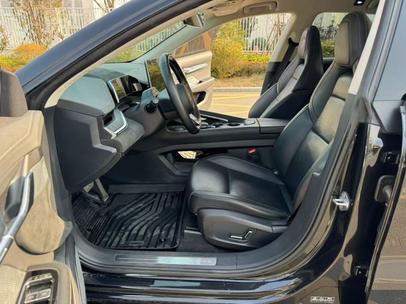 济宁23年极氪汽车0016