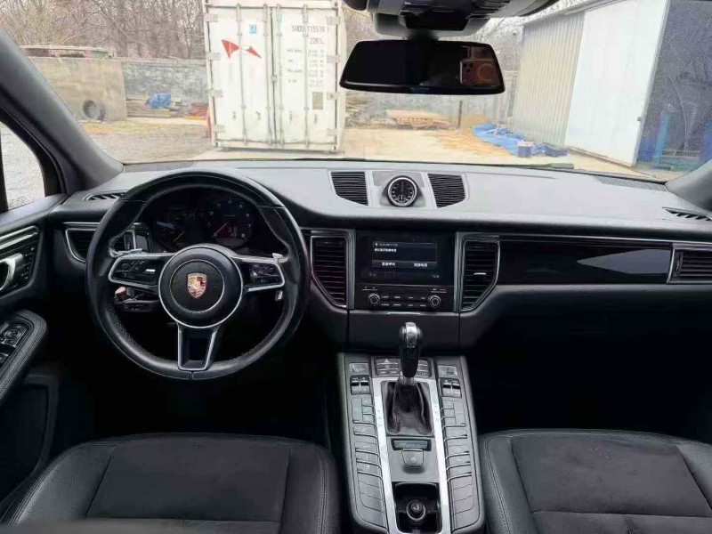 泰安17年保时捷Macan6