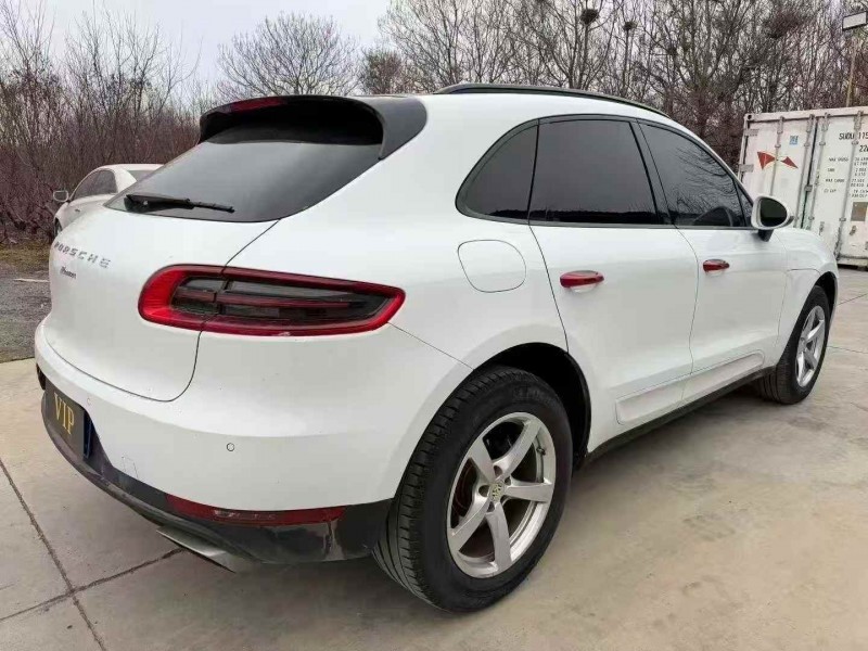 泰安17年保时捷Macan7