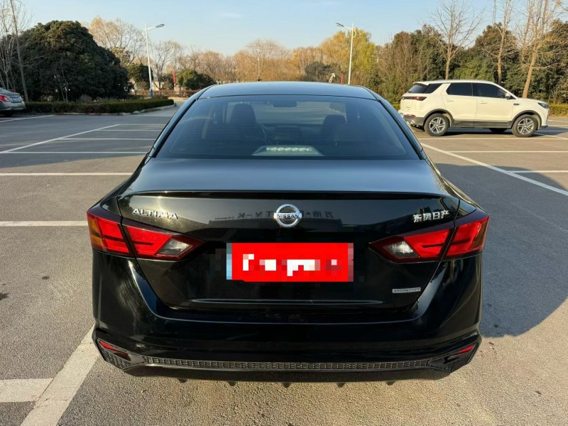 济宁22年日产天籁9