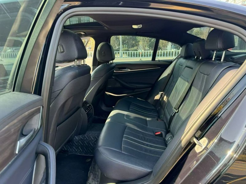 济宁18年宝马5系4