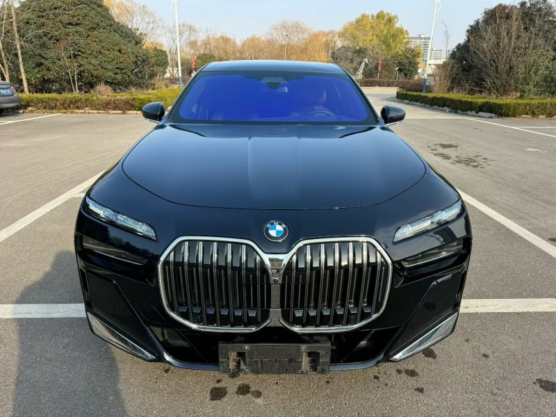 济宁24年宝马7系1