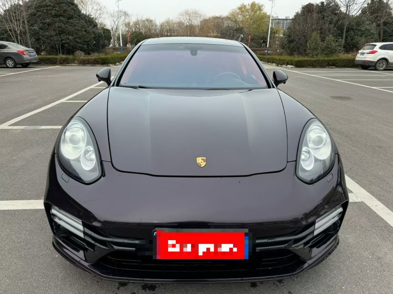 济宁16年保时捷帕拉梅拉1