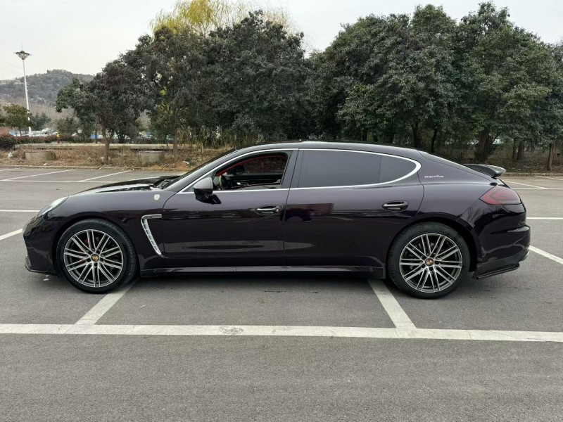 济宁16年保时捷帕拉梅拉3