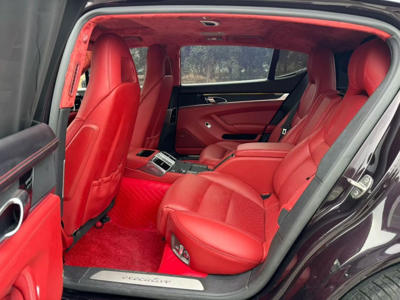 济宁16年保时捷帕拉梅拉4