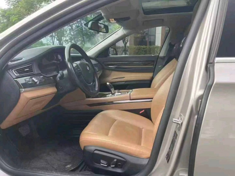 广州14年宝马7系4