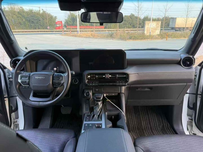 徐州25年丰田普拉多5