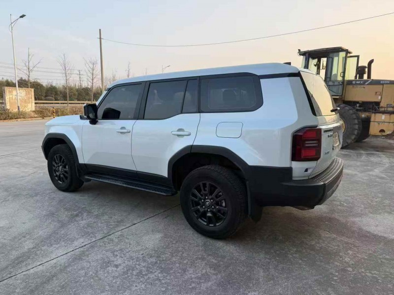 徐州25年丰田普拉多8