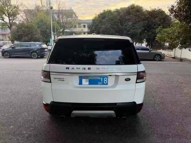 吉安19年路虎揽胜运动7