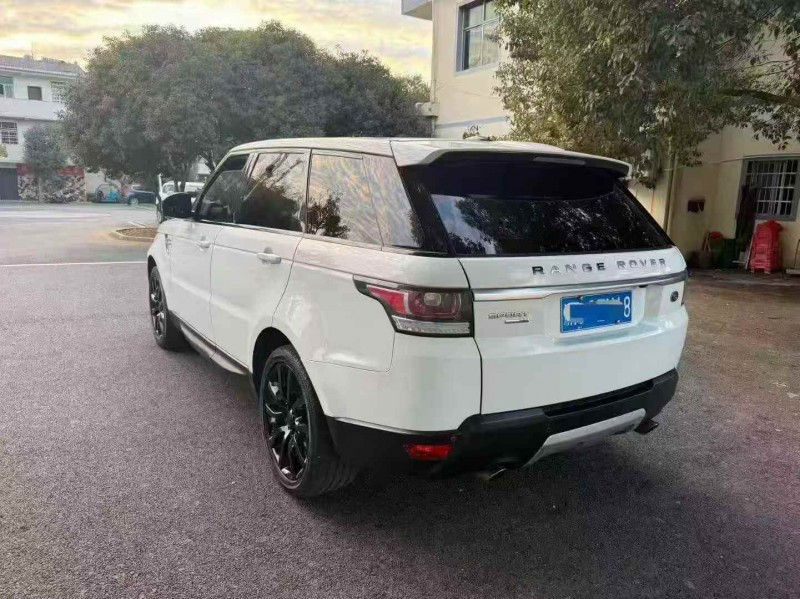 吉安19年路虎揽胜运动8