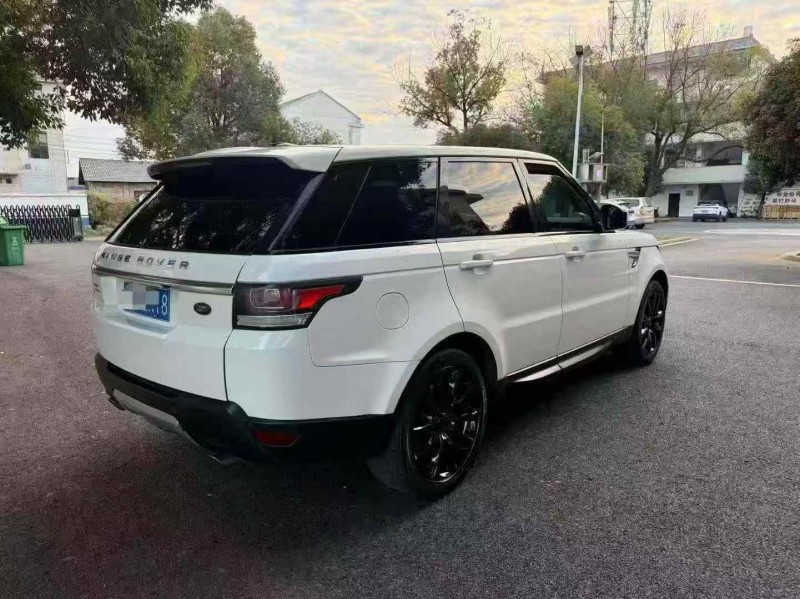 吉安19年路虎揽胜运动9