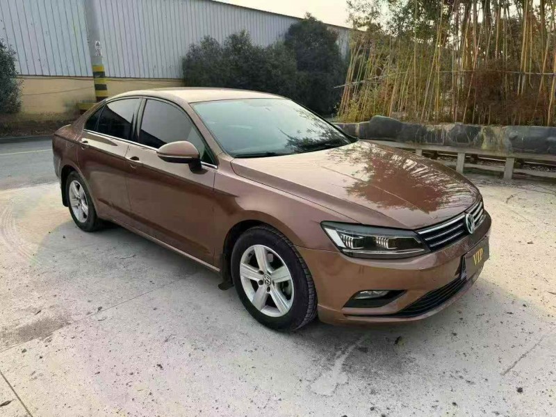 青岛15年大众凌渡3