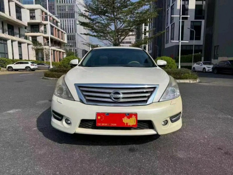 广州12年日产天籁1