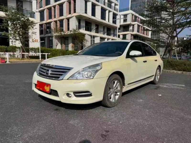 广州12年日产天籁3